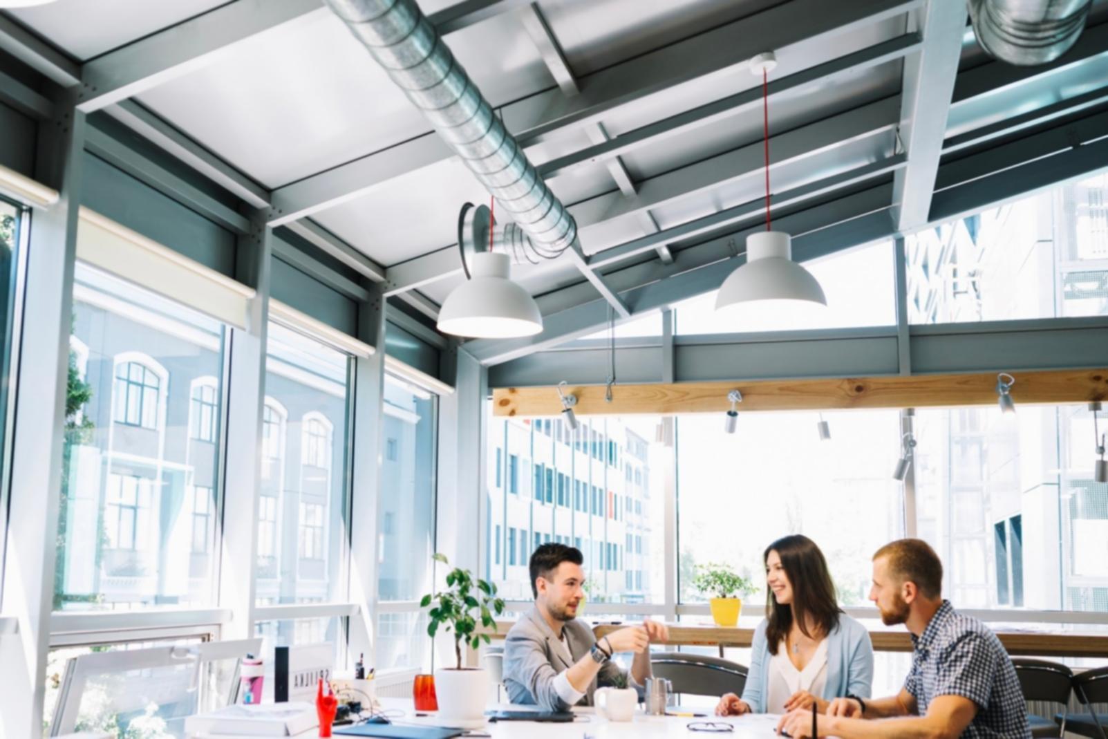 Análise detalhada de métricas de poupança e progresso financeiro